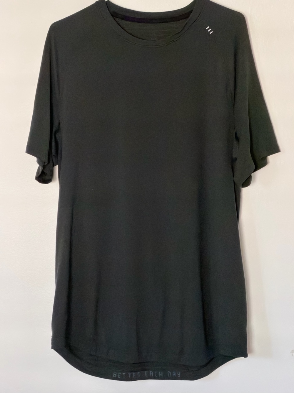 Lululemon License to Train Short-Sleeve Shirt in Rainforest Green, Size Large